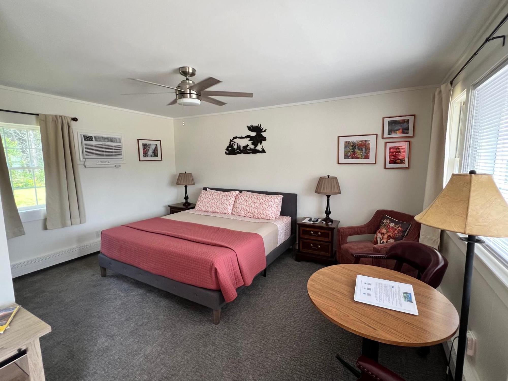 Profile Deluxe Motel Twin Mountain Luaran gambar