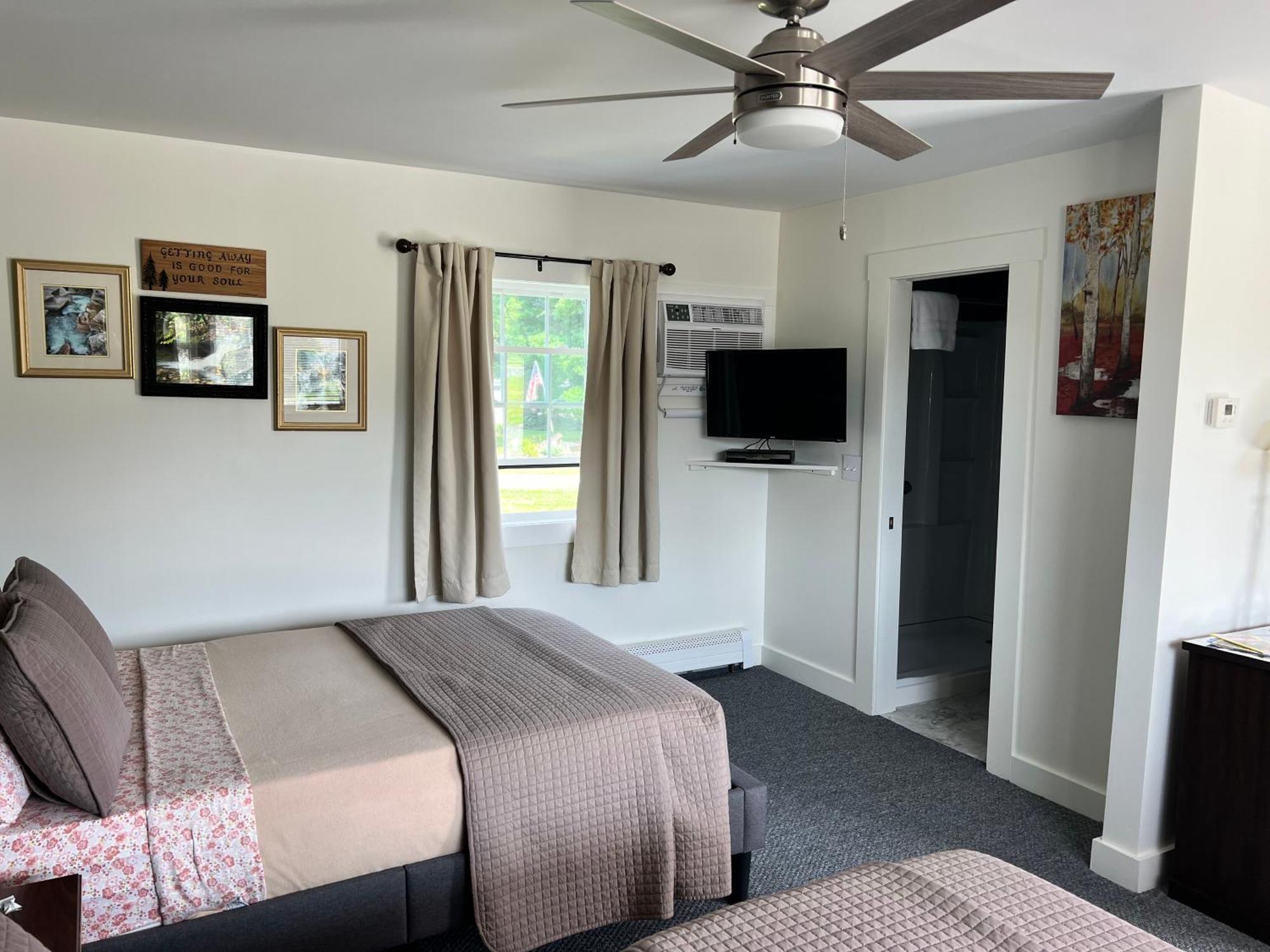 Profile Deluxe Motel Twin Mountain Luaran gambar