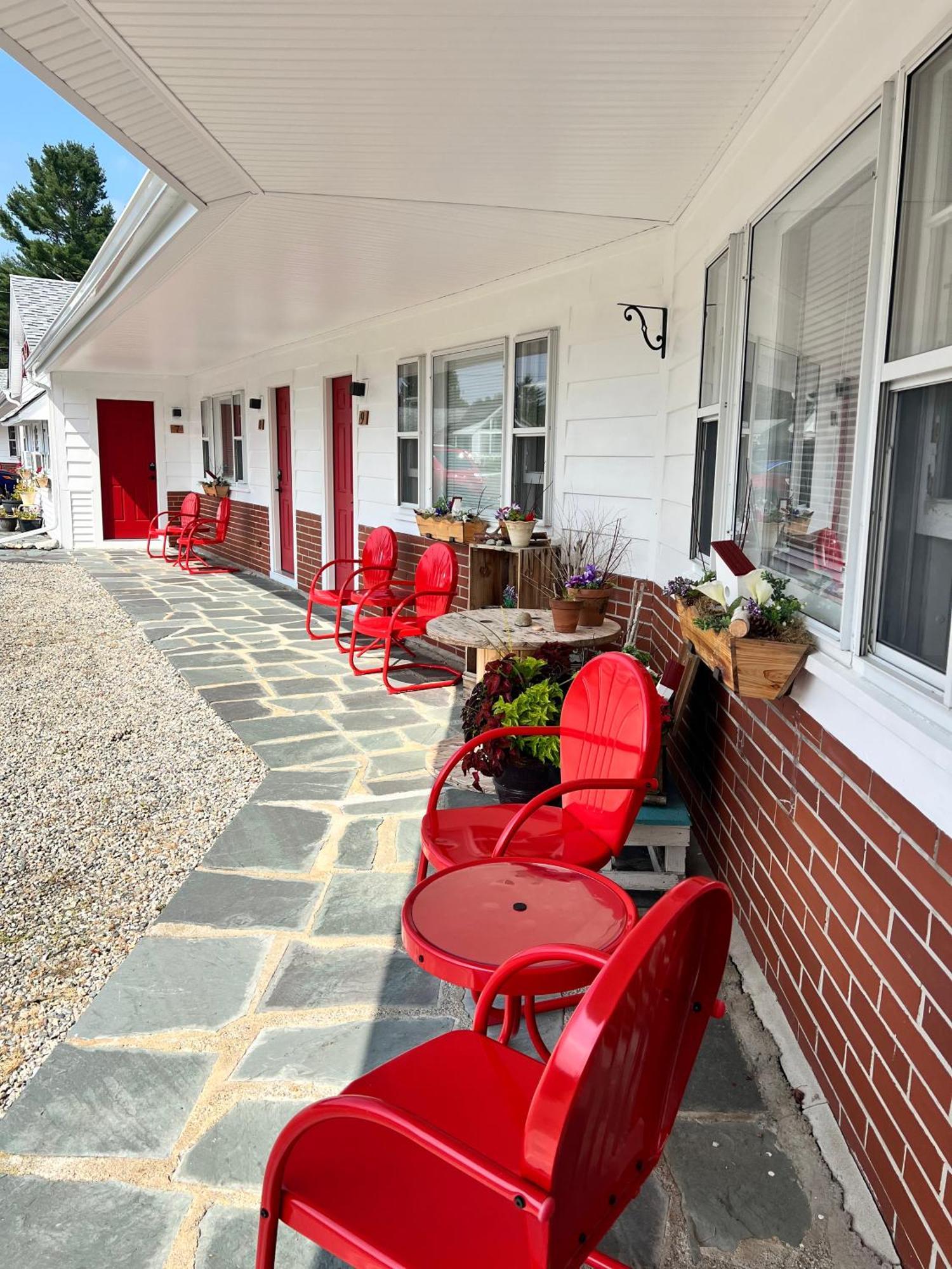 Profile Deluxe Motel Twin Mountain Luaran gambar