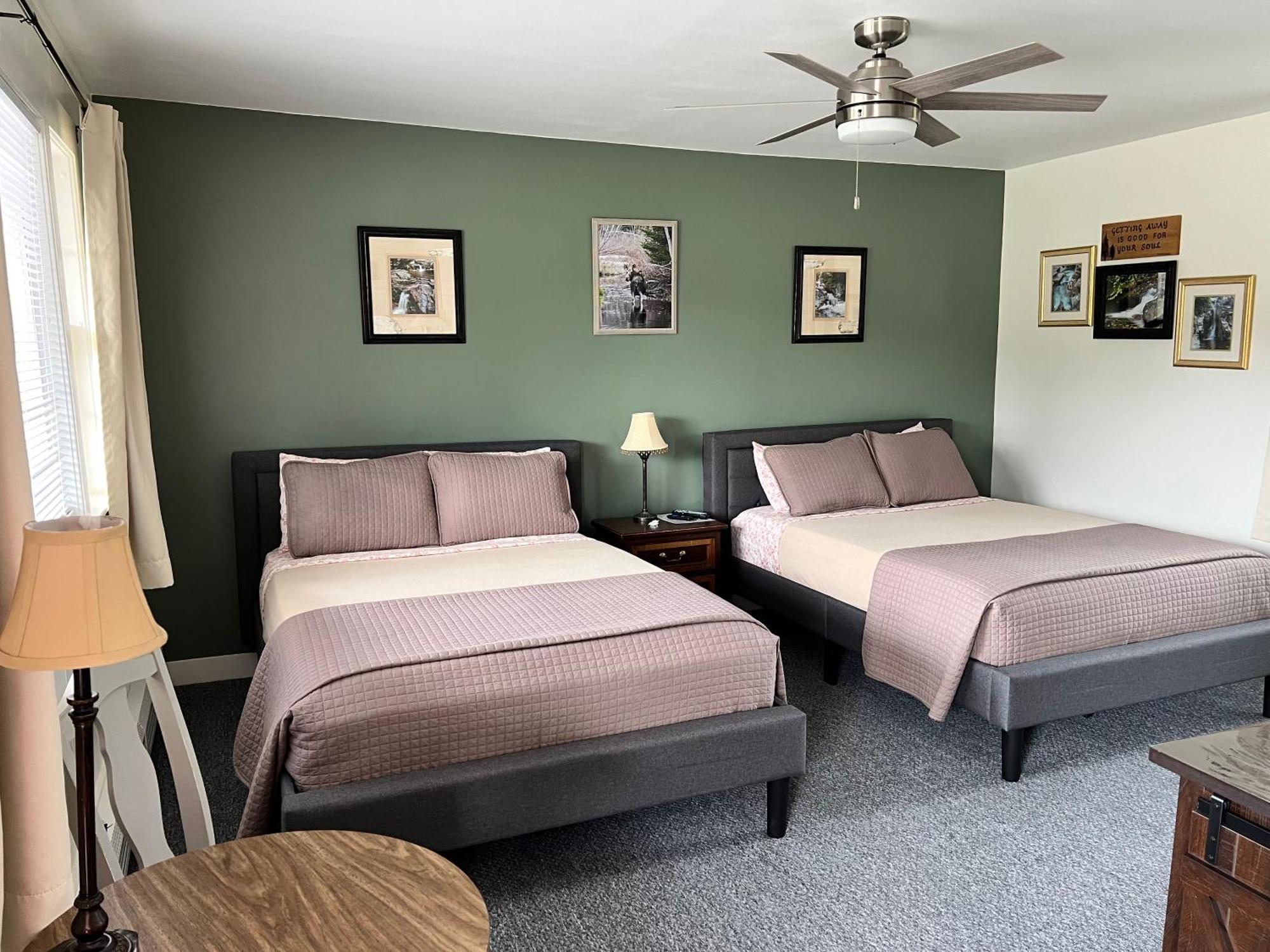 Profile Deluxe Motel Twin Mountain Luaran gambar