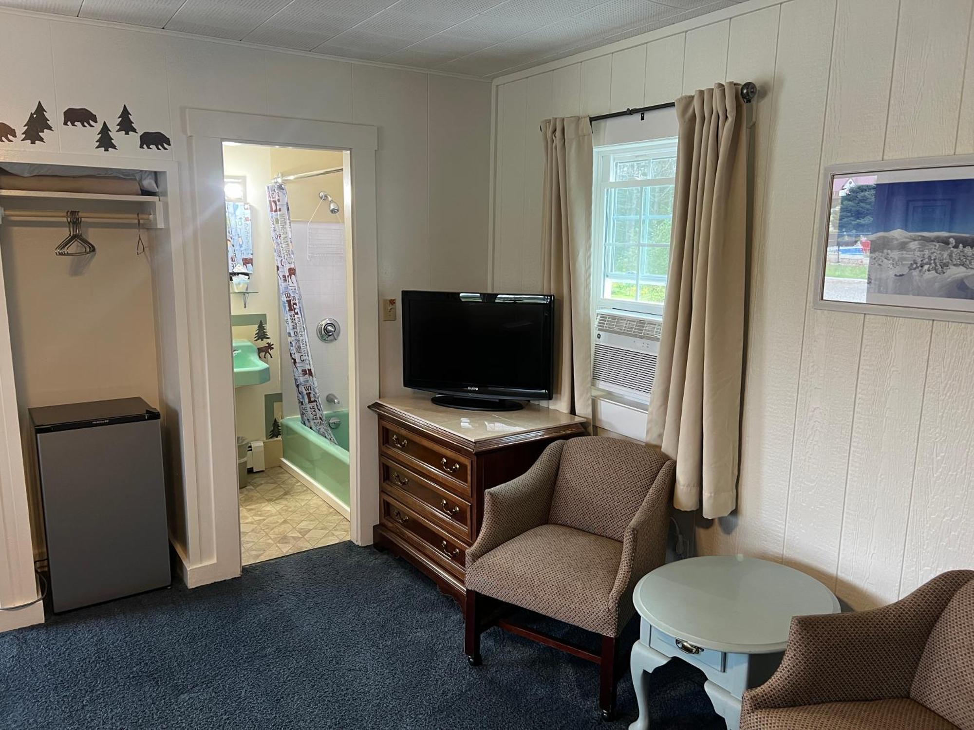 Profile Deluxe Motel Twin Mountain Luaran gambar