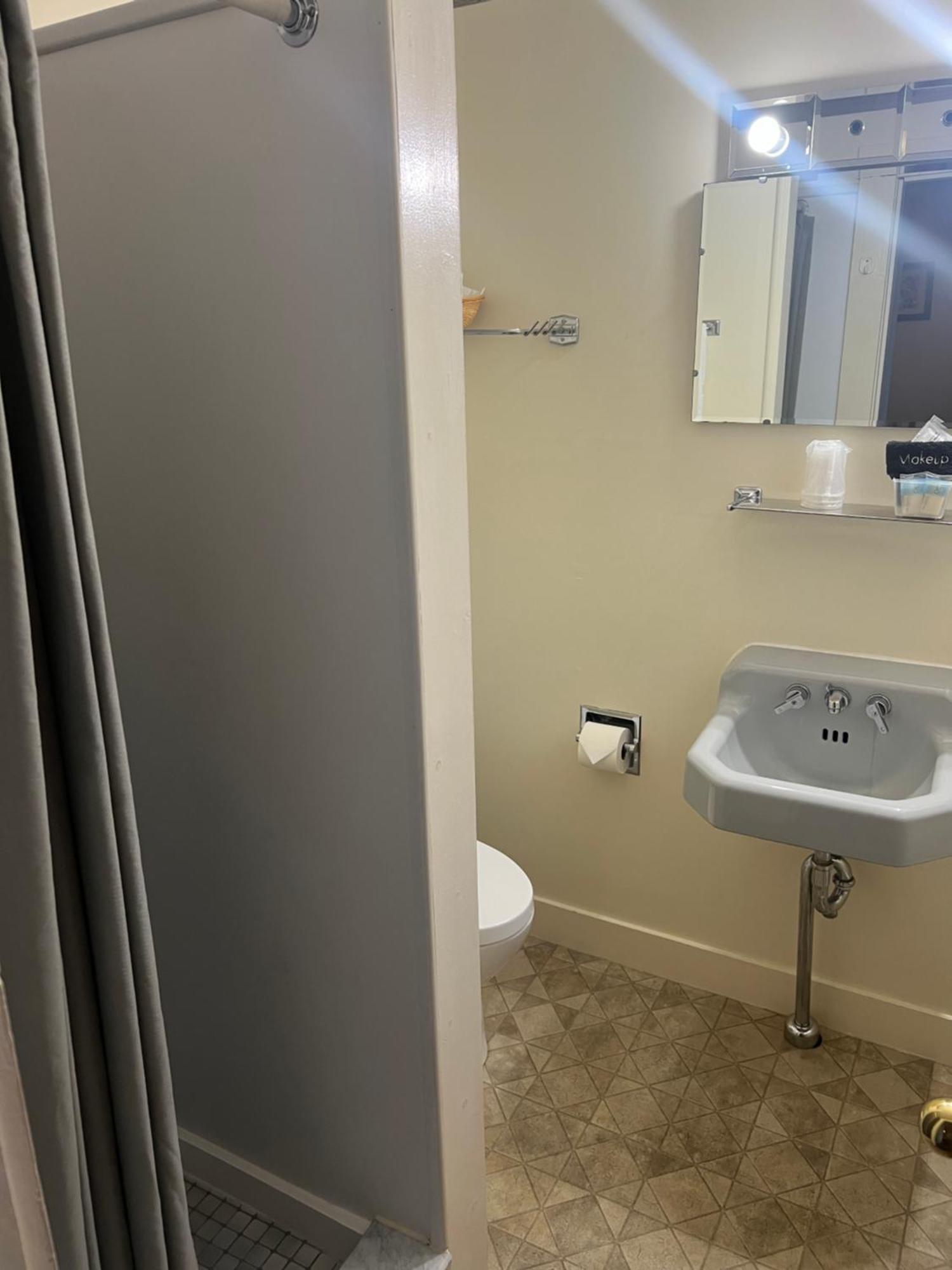 Profile Deluxe Motel Twin Mountain Luaran gambar
