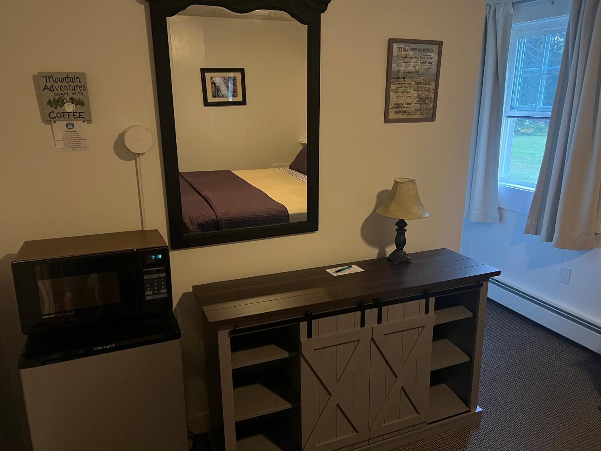 Profile Deluxe Motel Twin Mountain Luaran gambar
